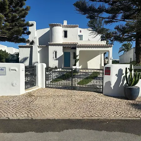 Villa Oscar By Garvetur Lagos
